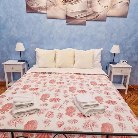 Madama Cristina - Liberty Palace *