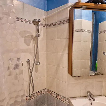 Madama Cristina - Liberty Palace *